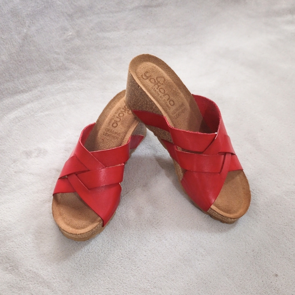 NWOB Yokono Woven Red Leather Wedge Mules Sandals 8